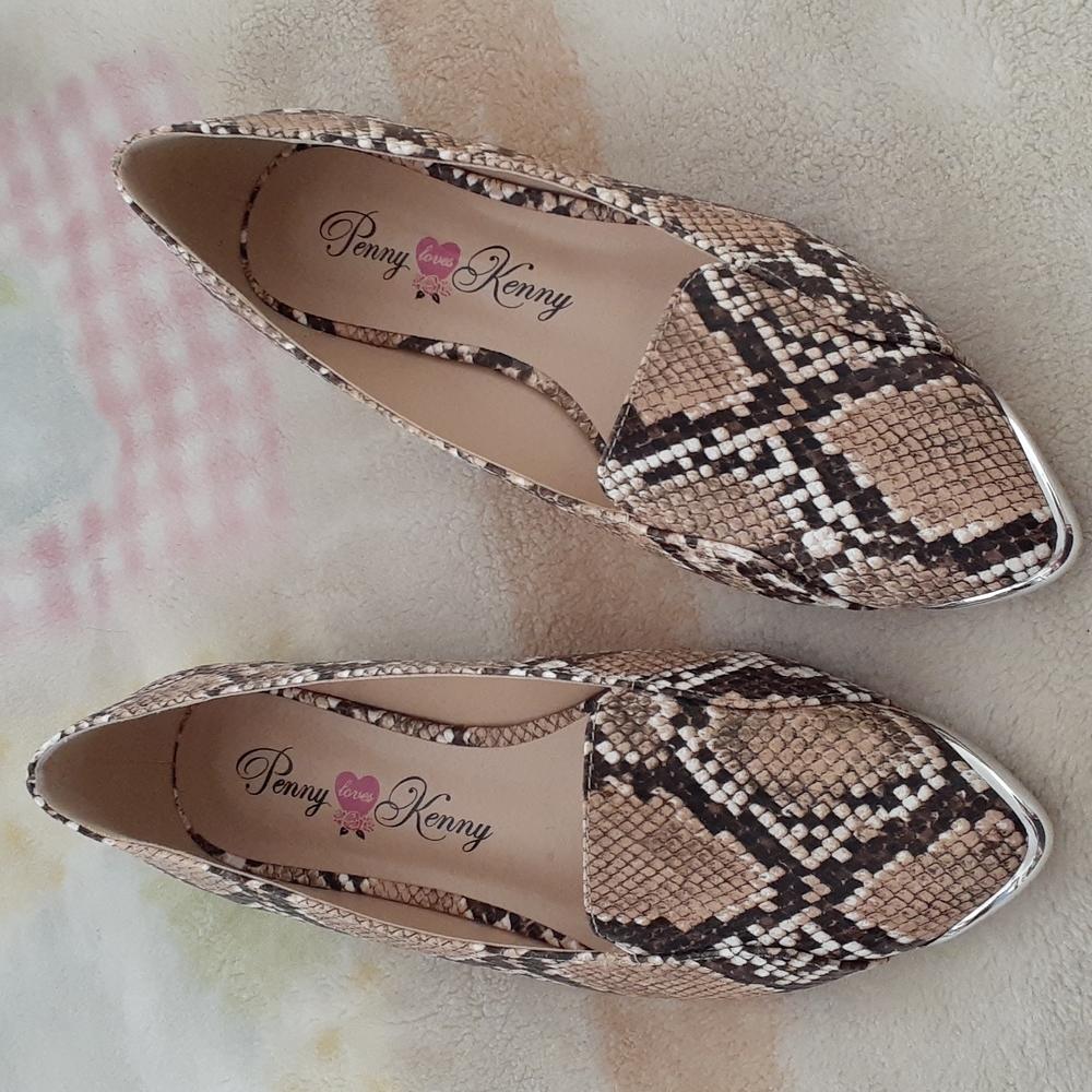 Penny Loves Kenny Women's Loafer Flat